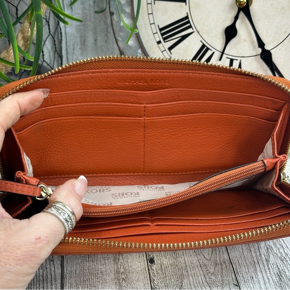 MICHAEL KORS - Dark Orange Pebbled Leather Accordion Zip Around Long Wallet - Picture 10 of 16
